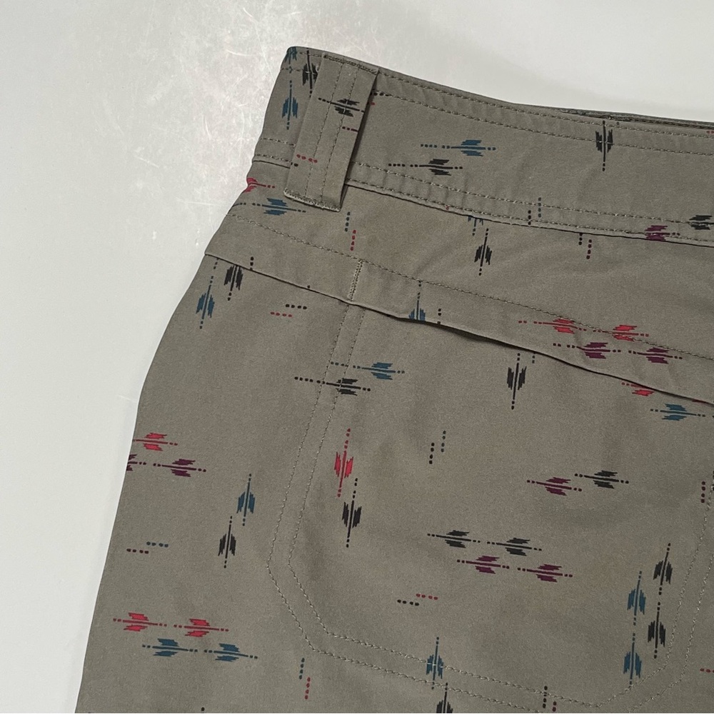 Eddie Bauer Olive Camo Green Skorts Casual Adventurer arrow print - Picture 8 of 16